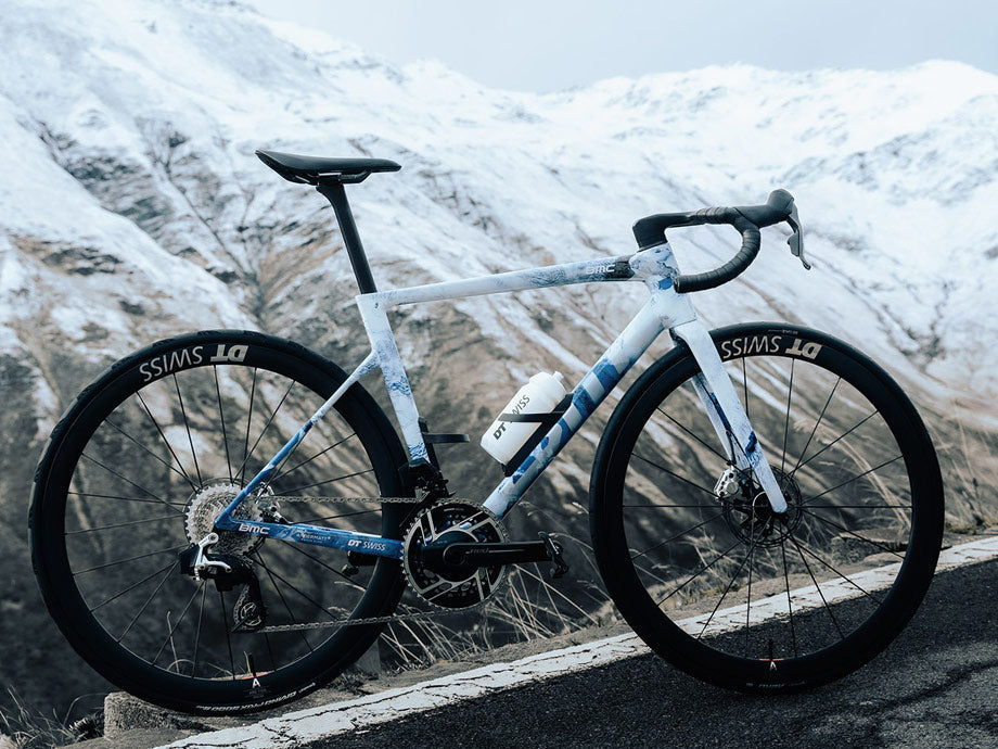 The Teammachine SLR 01 VAR0: the Lightest Way Up